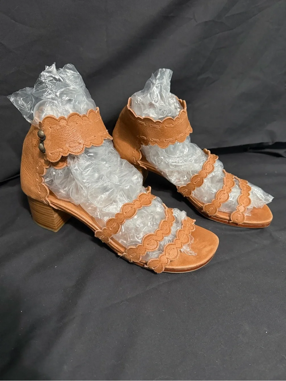 Bali Elf seaside leather Scalloped Strap Heeled zippered Sandals Brown Sz 10